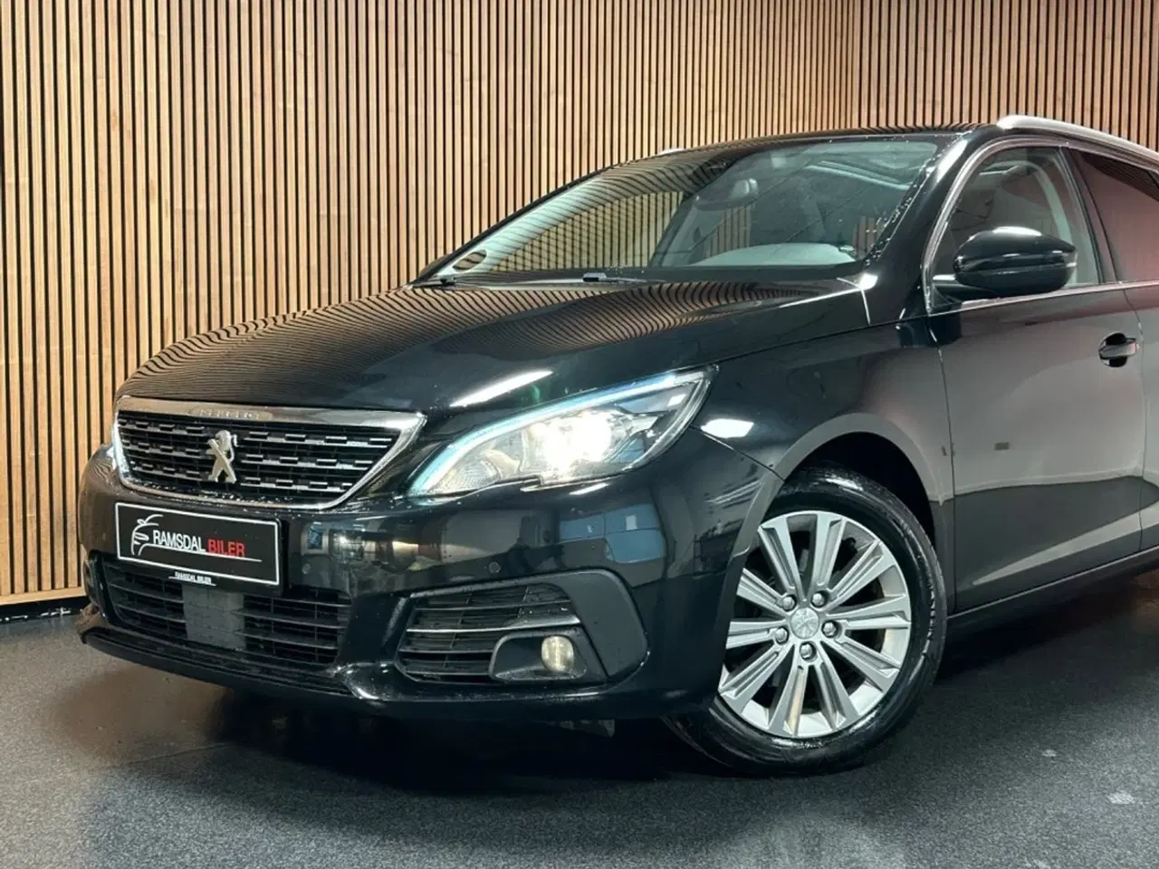Billede 2 - Peugeot 308 1,5 BlueHDi 130 Allure Sky Van