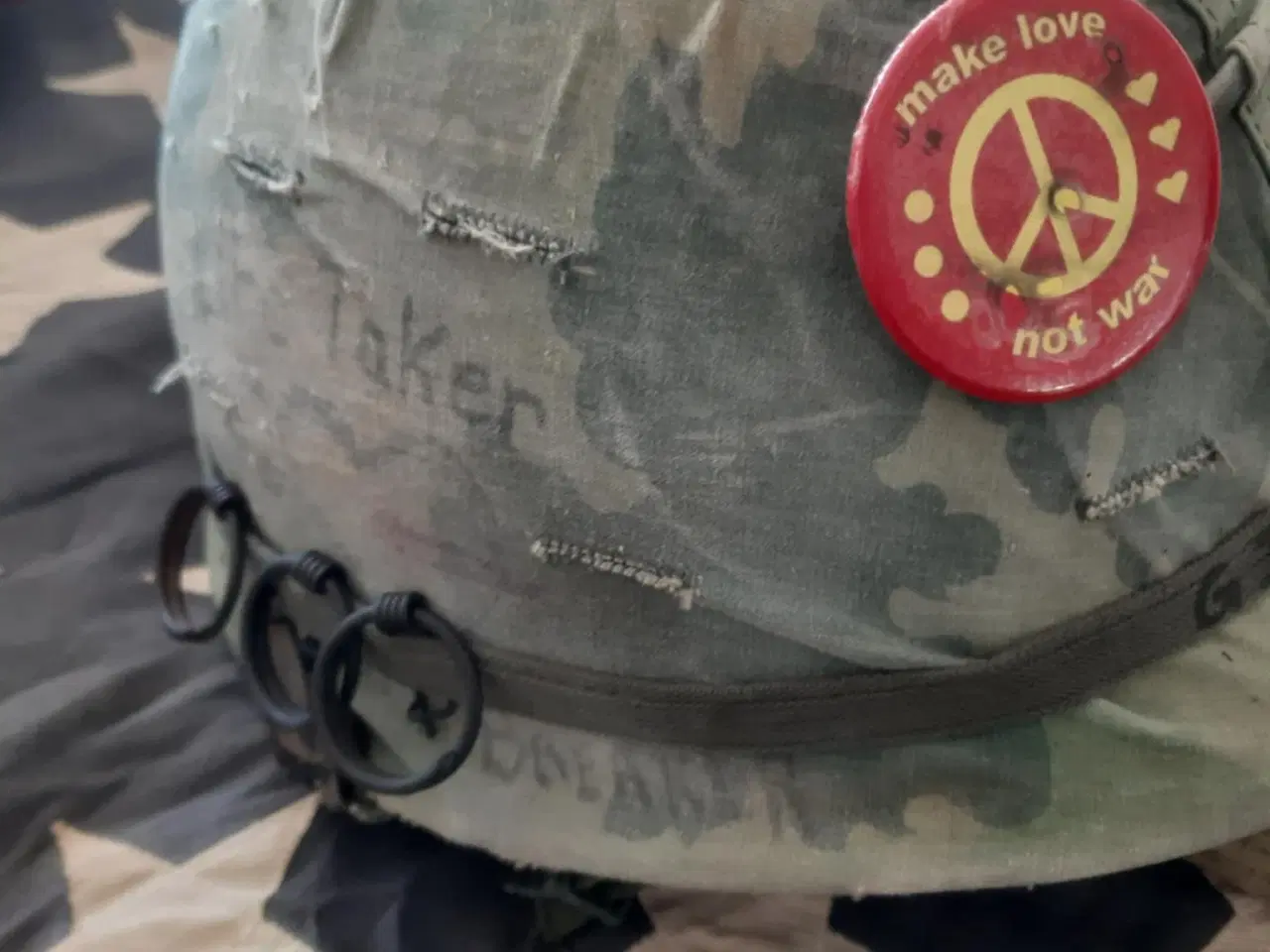 Billede 1 - Fed Vietnam US hjelm med lidt påhæng