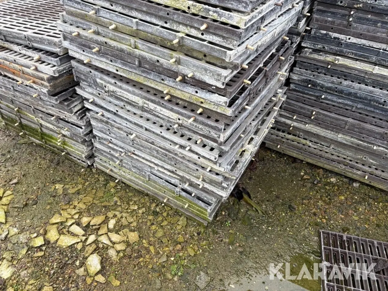 Billede 4 - Plastriste til svinestald, ca 1000 styk