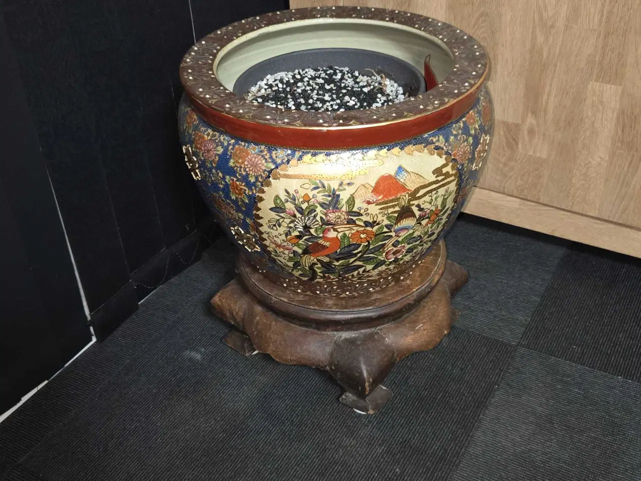 Billede 1 - Krukker til blomster. Bredde: 38 cm. Højde: 40 cm.