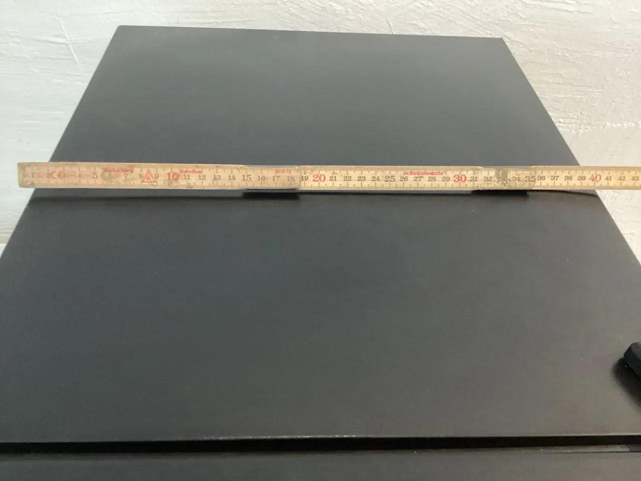 Billede 6 - Min Vin køleskab målende kan ses på billederne.