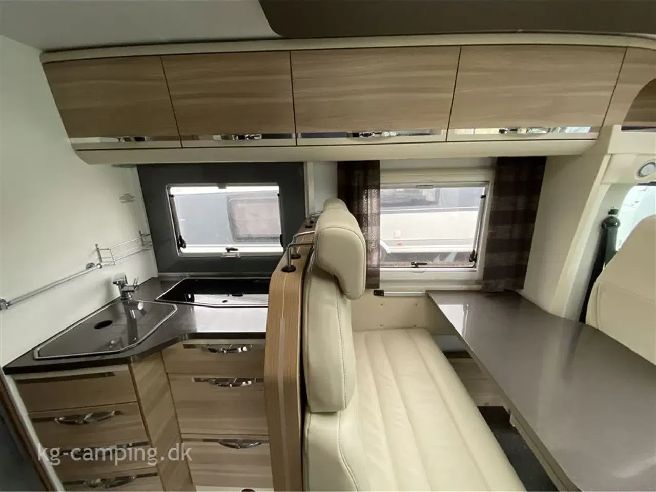 Billede 6 - 2015 - Adria Coral Plus 670 SL Flot Adria Coral med lækre læder sæder.