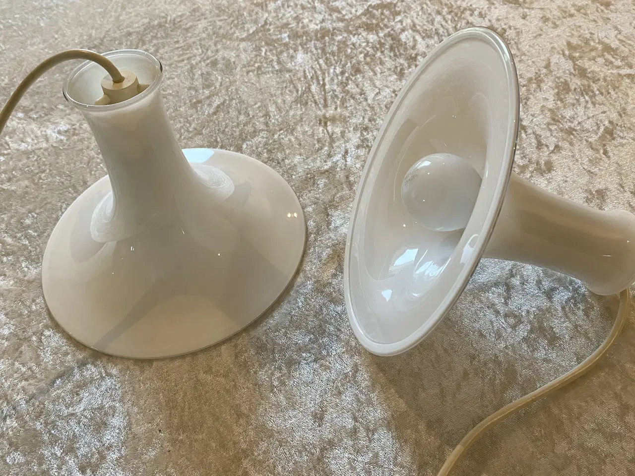 Billede 2 - 2stk hvide Holmegaards pendler