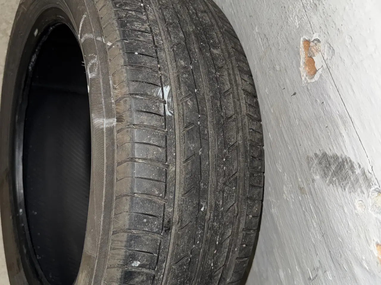 Billede 2 - 2 stk. sommerdæk tilsalg