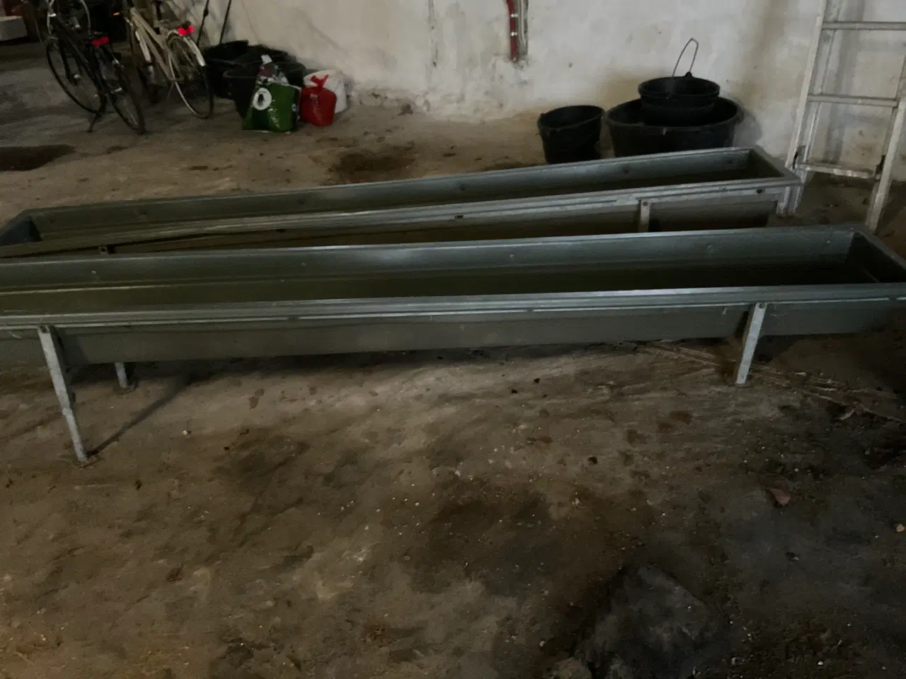 Billede 1 -  Fodertrug . 