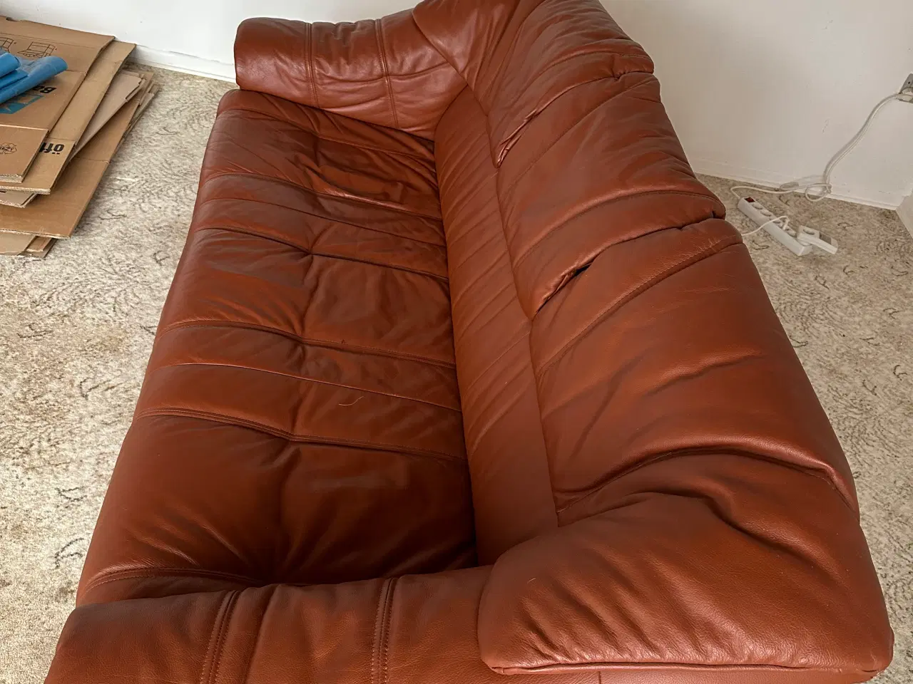 Billede 1 - 3-personers lædersofa – brun – velholdt – 185 cm