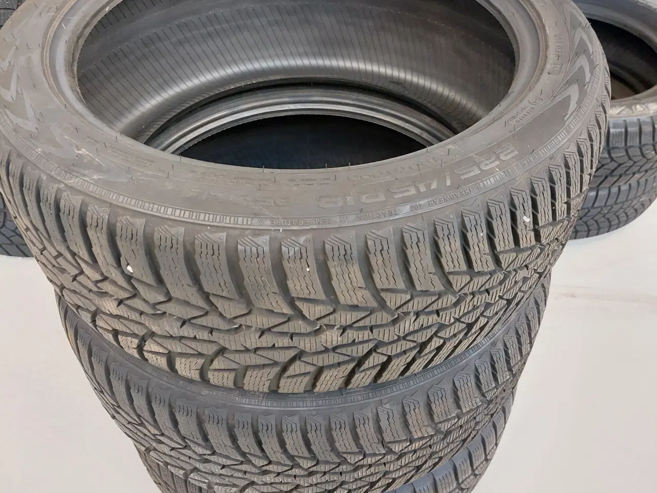 Billede 4 - 3 vinterdæk 225/45 R18 95V XL BS Nokian