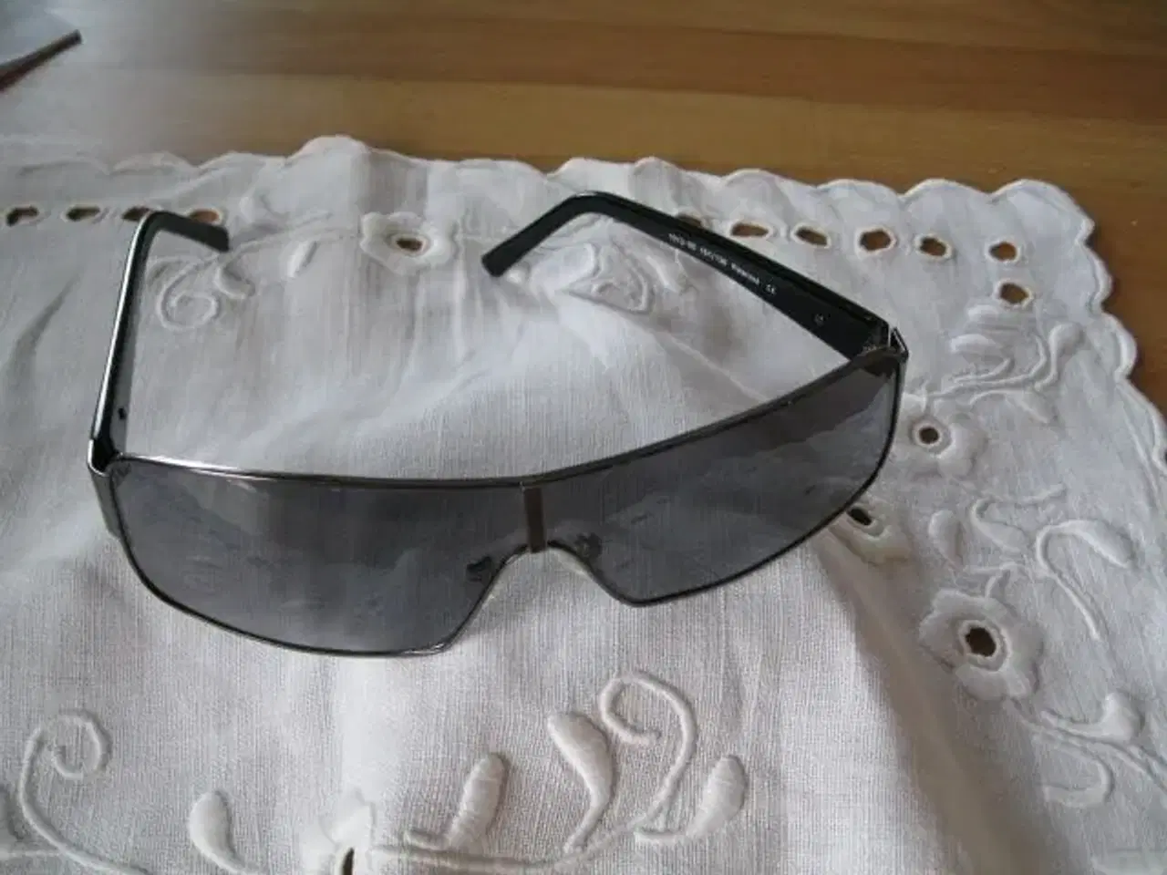 Billede 1 - Solbrille Prego dansk design