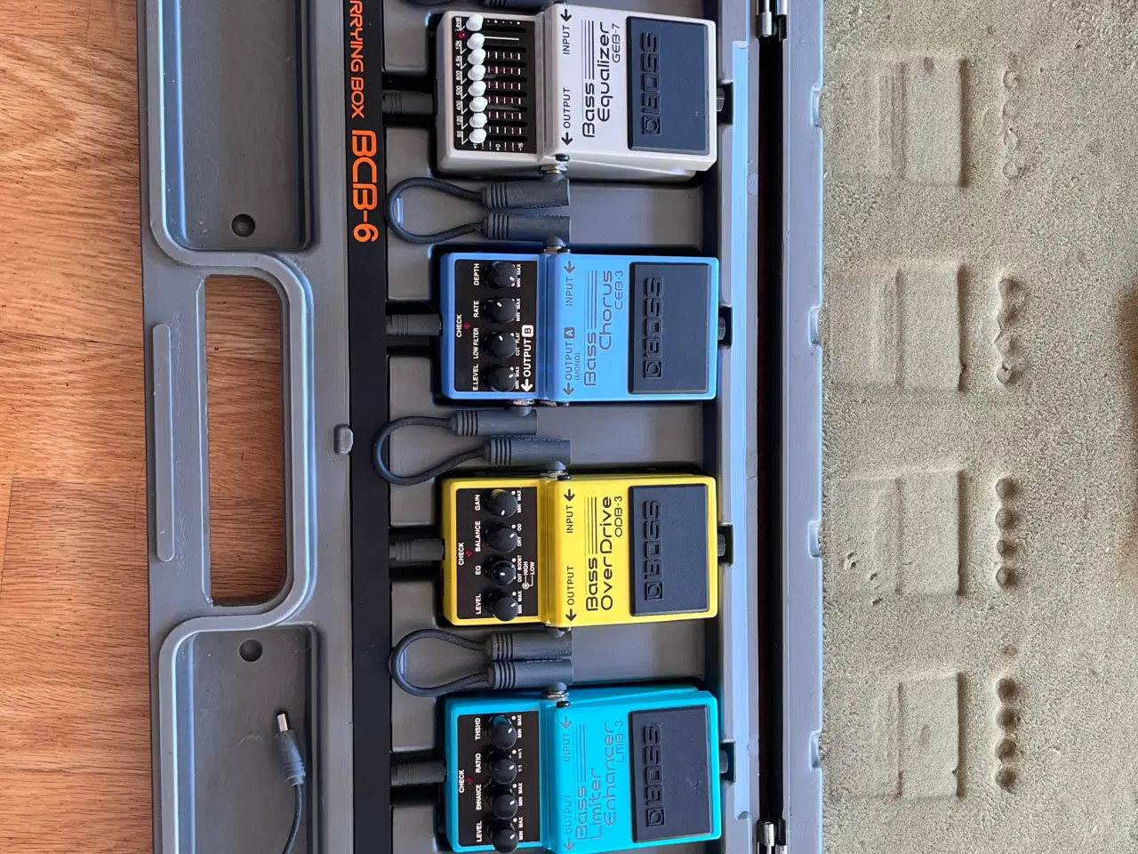 Billede 1 - BOSS BASS PEDALBOARD