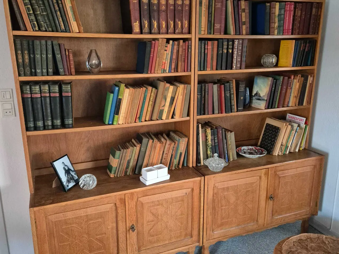 Billede 2 - Afsyrede egetræsmøbler