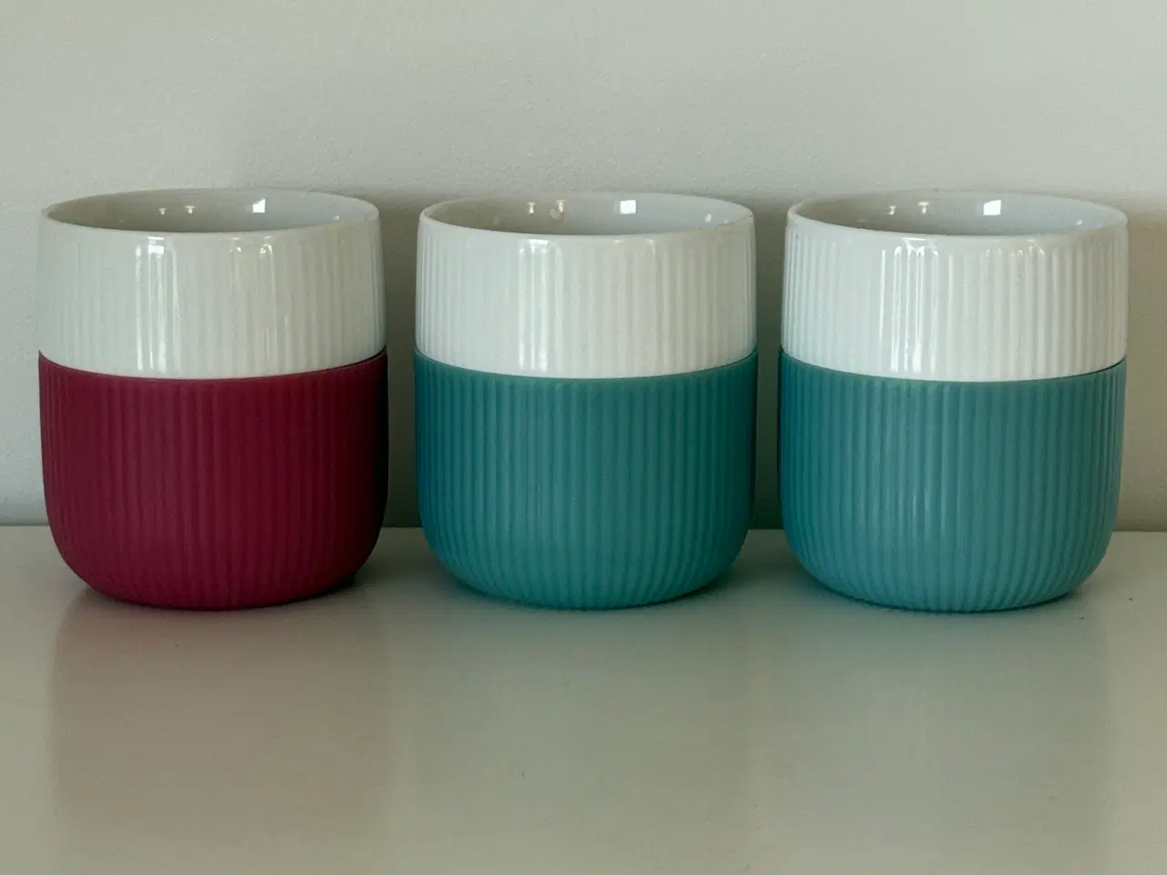 Billede 1 - Tre Royal Copenhagen Contrast krus.