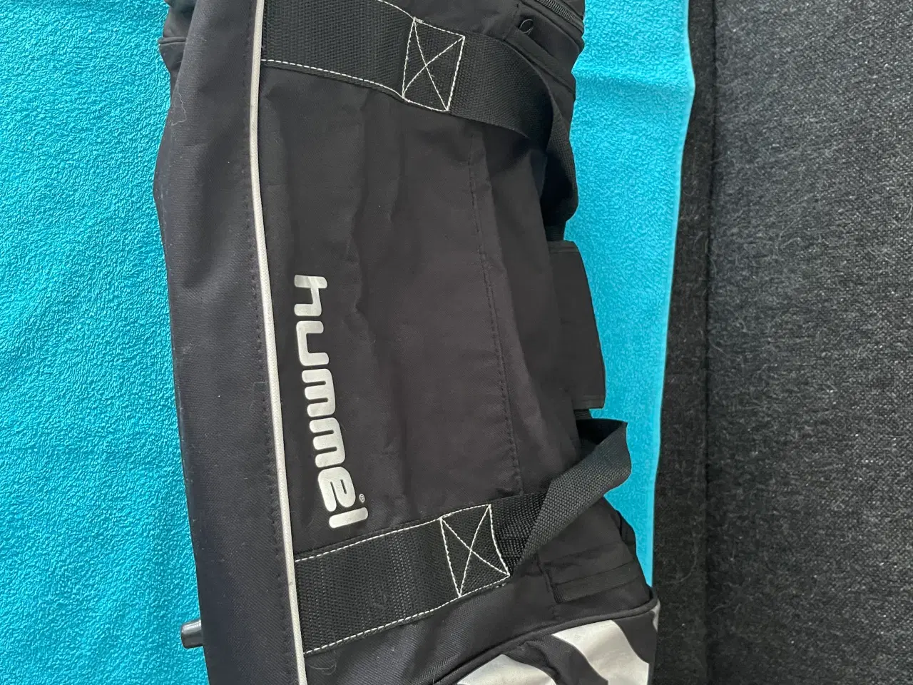 Billede 1 - Sort Hummel sportstaske 