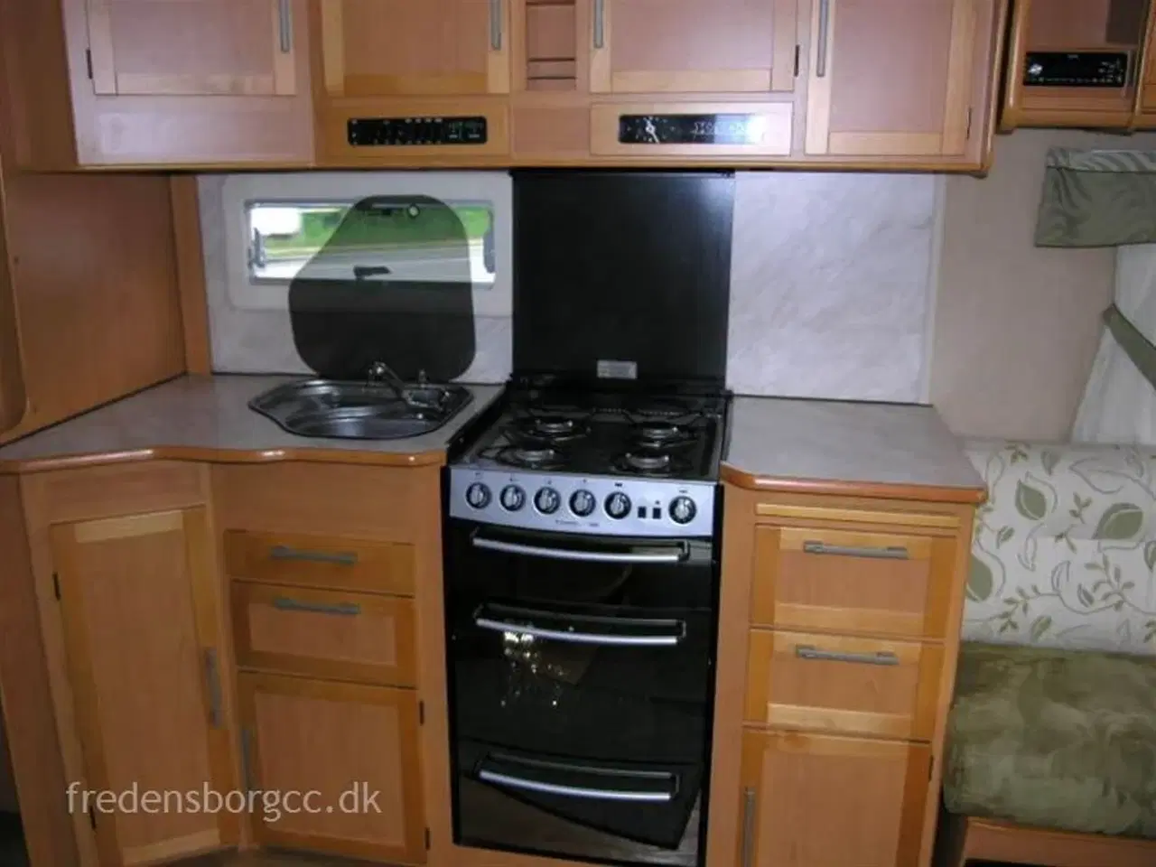 Billede 5 - 2007 - Kabe Royal 590 XL KS   MEGET UDSTYR BLA. KLIMA OG MOVER.