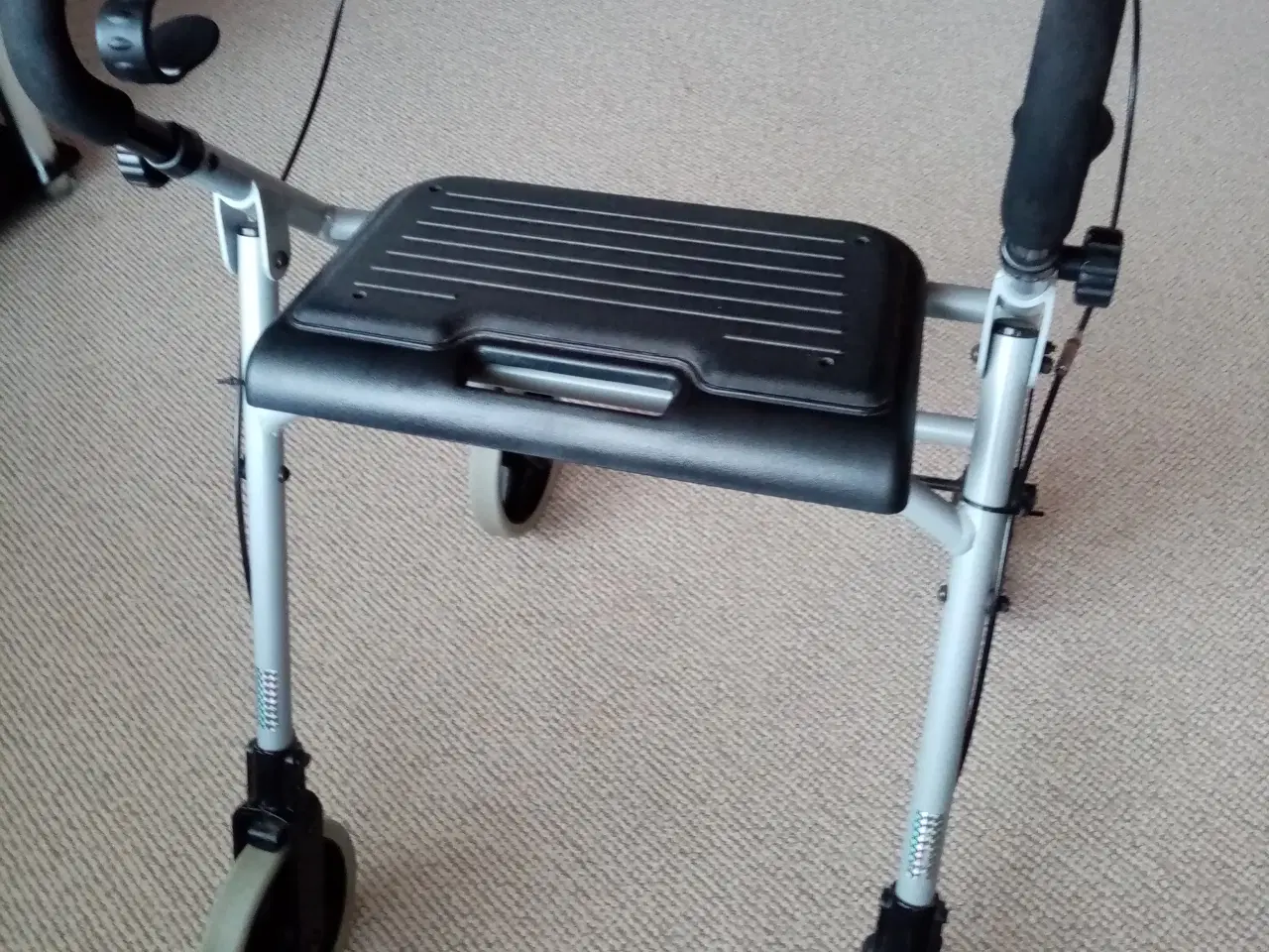 Billede 2 - ROLLATOR ALU. LIGT