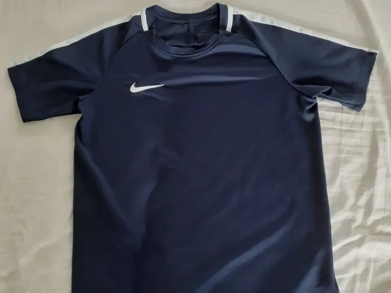 Billede 1 - Nike T-shirt str 147-158 cm