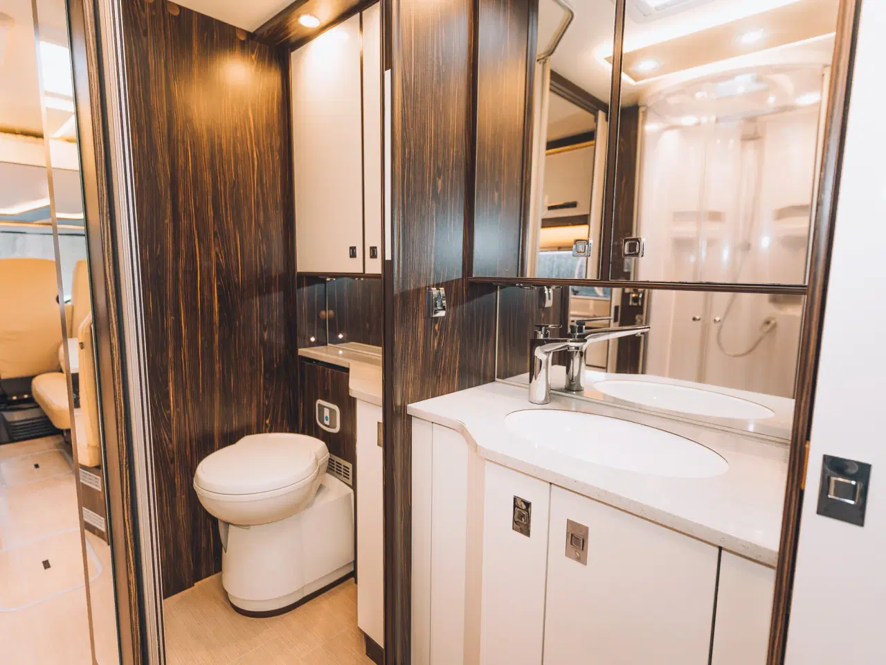 Billede 10 - Bürstner Elegance I 910 – luksuriøs helintegreret 