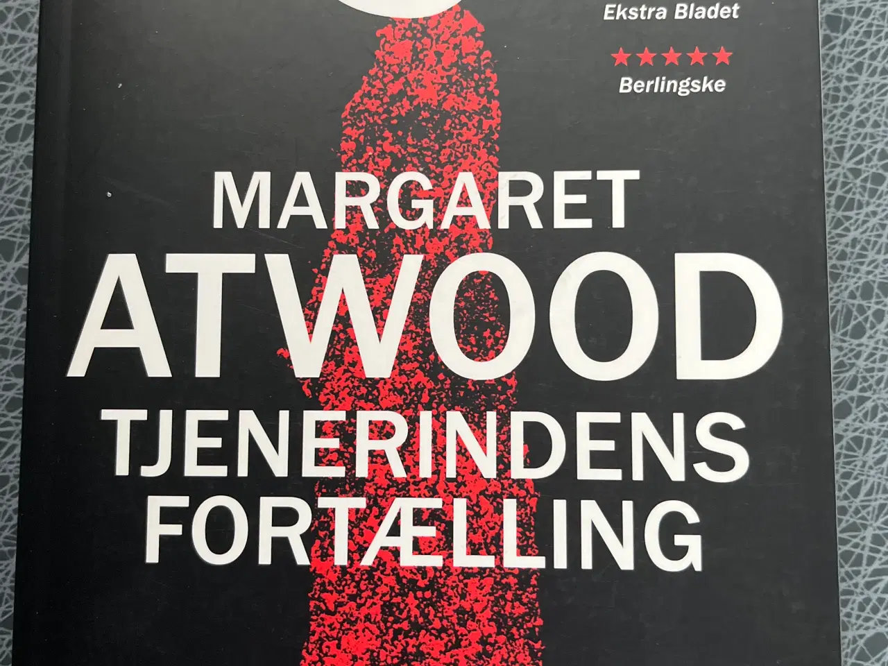 Billede 1 - Tjenerindens fortælling, M. Atwood