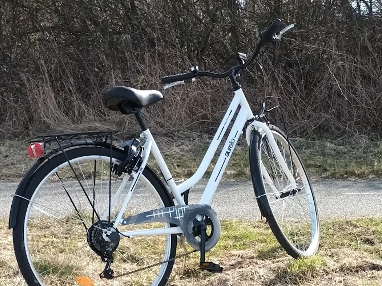 Billede 8 - Cykel som ny, lav højde