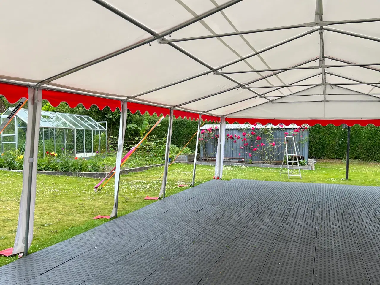 Billede 11 - 6x12 M professionelt partytelt udlejes – plads til