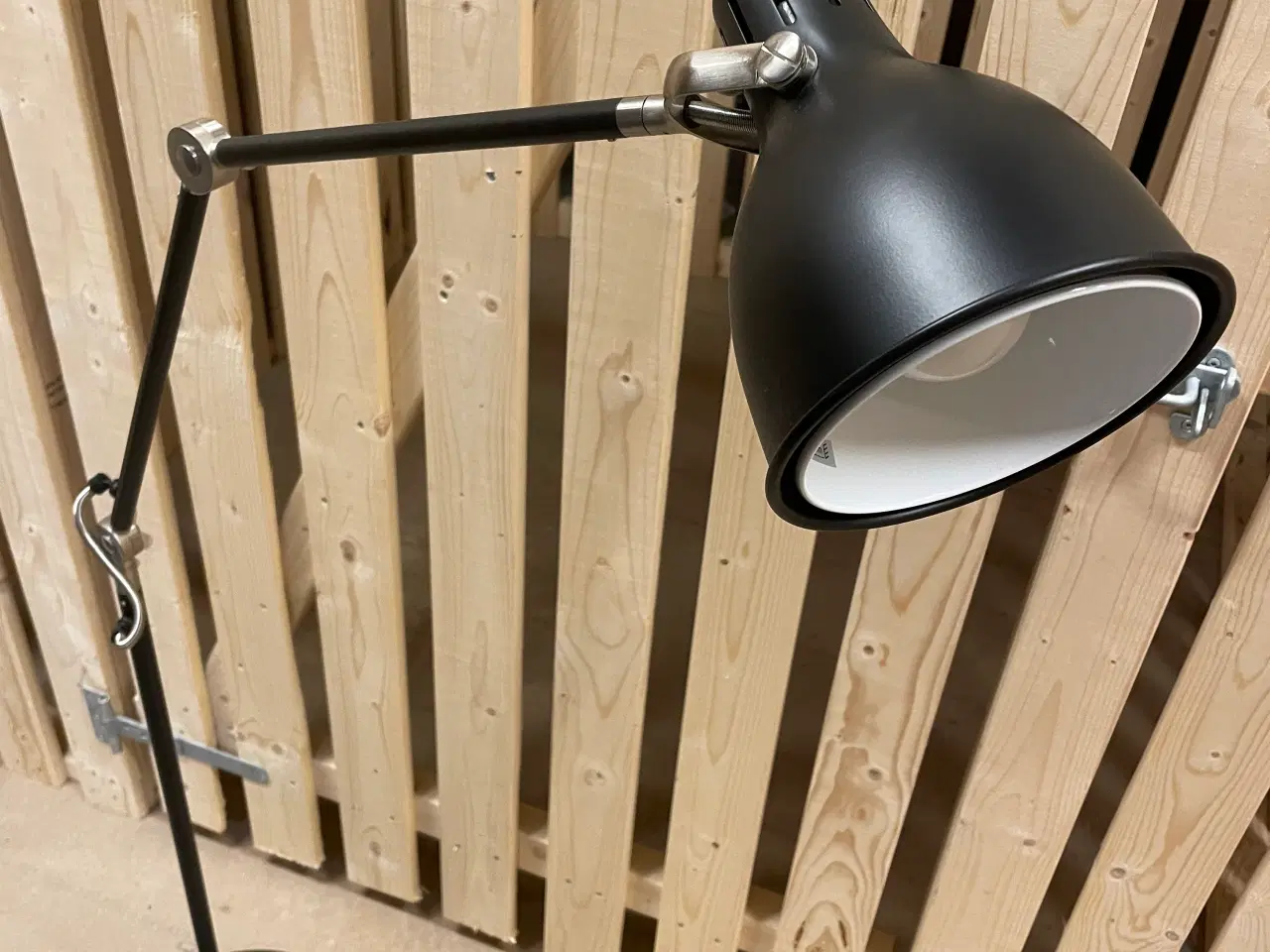 Billede 2 - Gulvlampe fra Ikea 