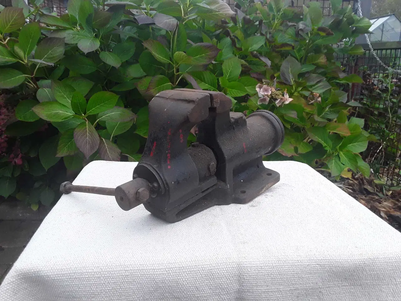 Billede 2 - Meget gammel skruestik