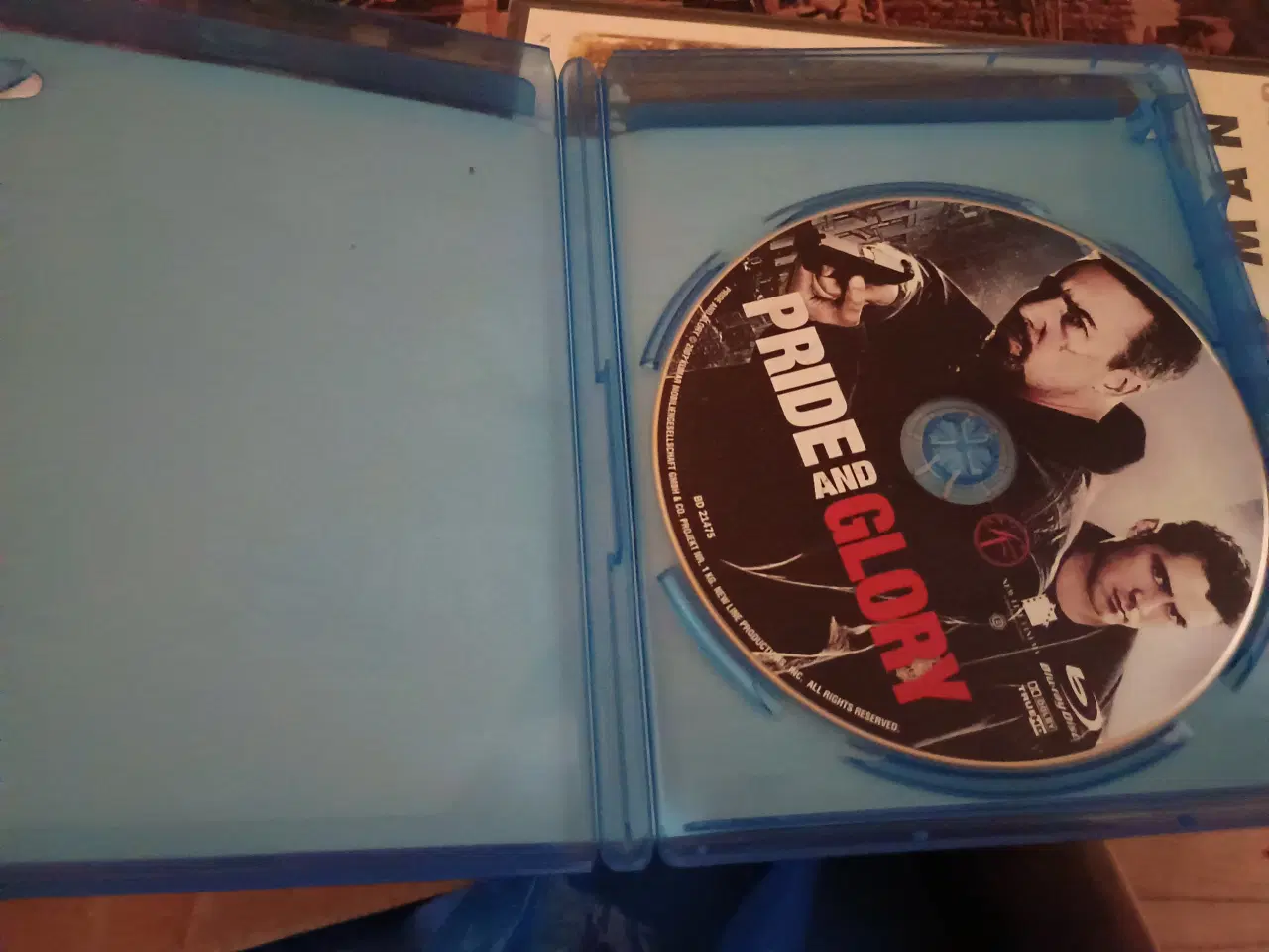 Billede 3 - Pride And Glory på Blu-Ray.
