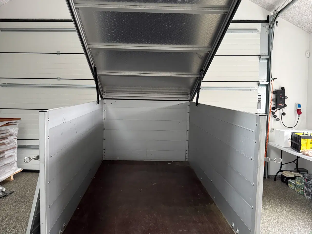 Billede 9 - Lukket trailer