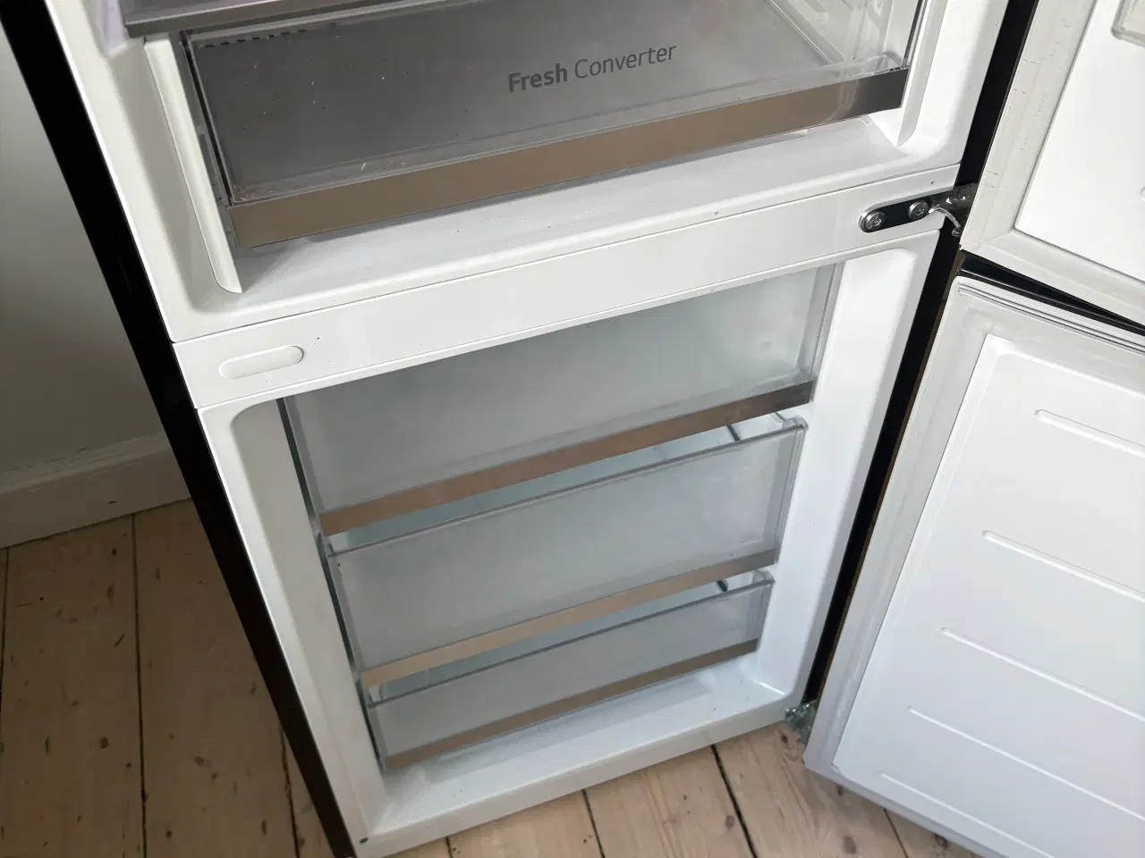Billede 5 - LG Fritstående køle-fryseskab (nypris 11.000)