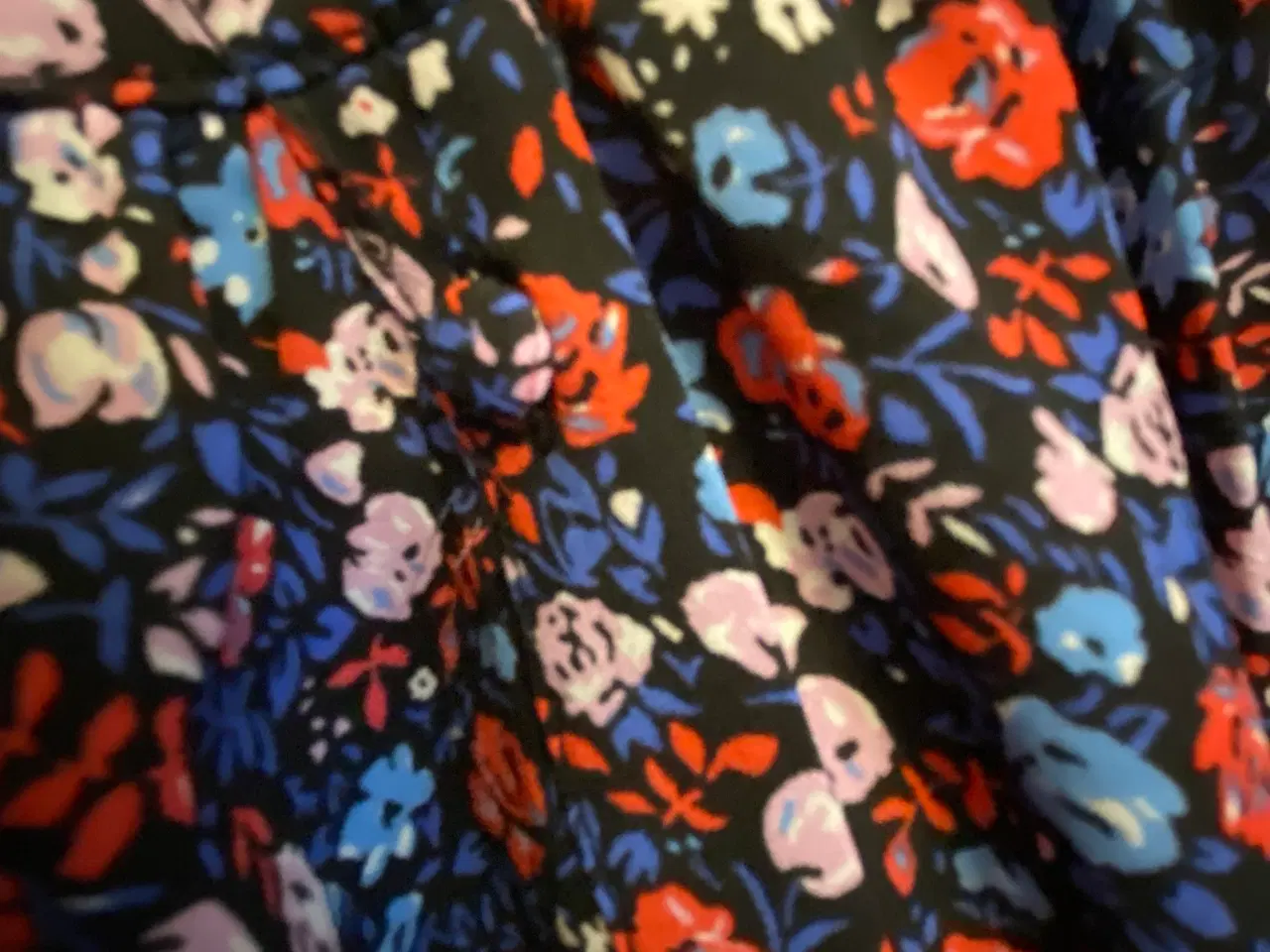 Billede 2 - Blomstret kjole 