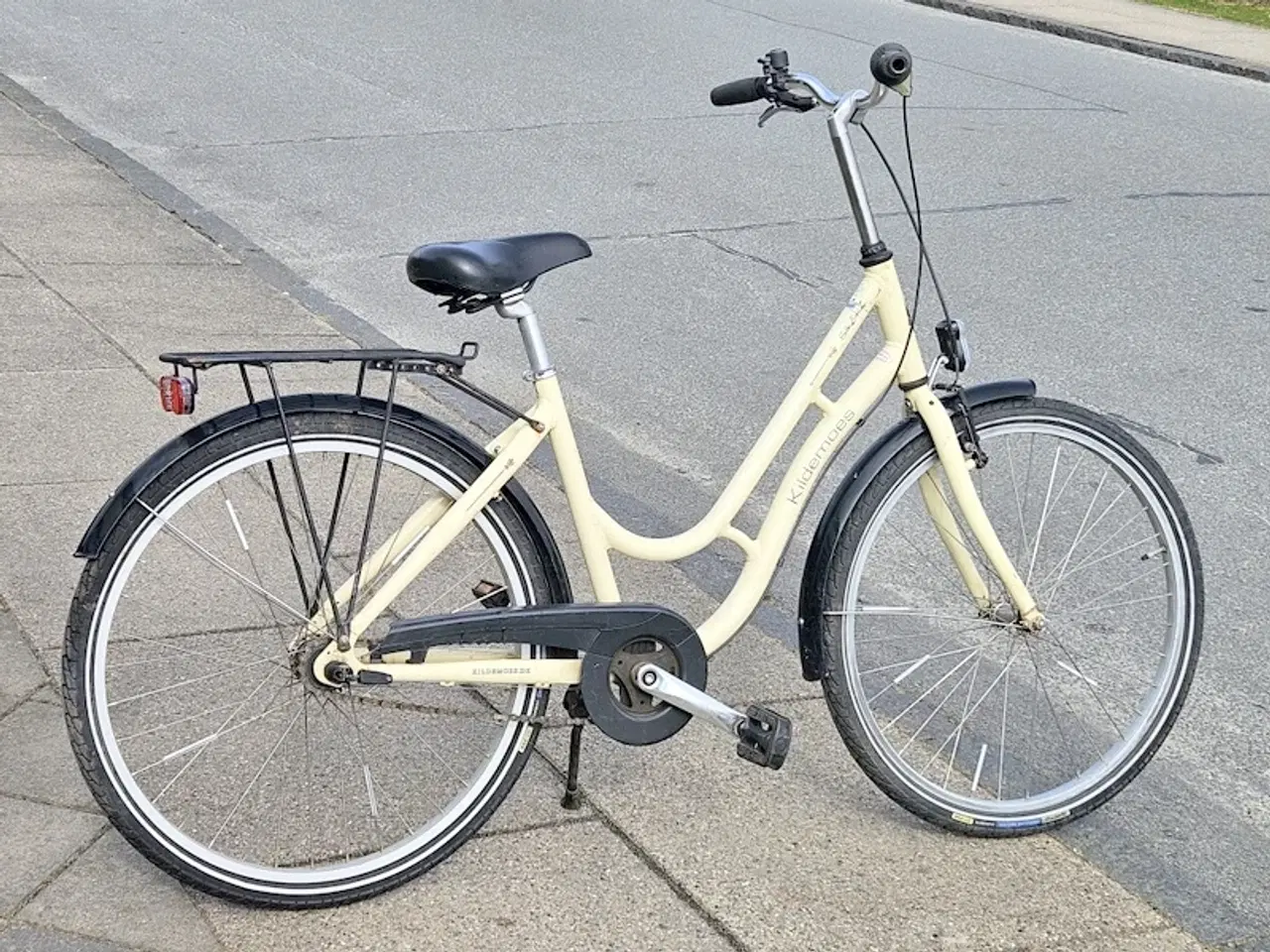 Billede 1 - Kildemoes pigecykel. 