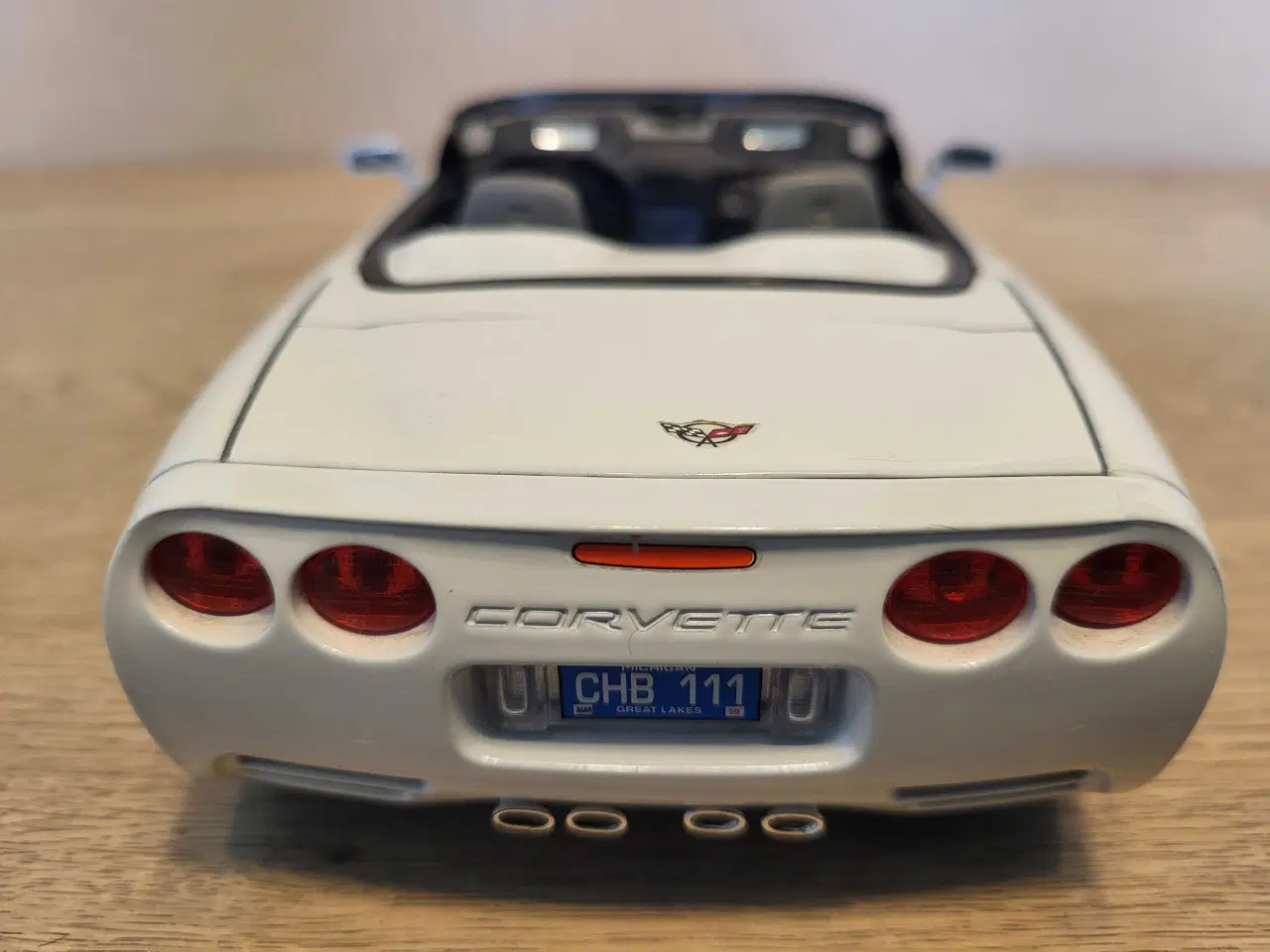 Billede 5 - Modelbil: CHEVROLET CORVETTE C5 1997.  Skala 1/18.