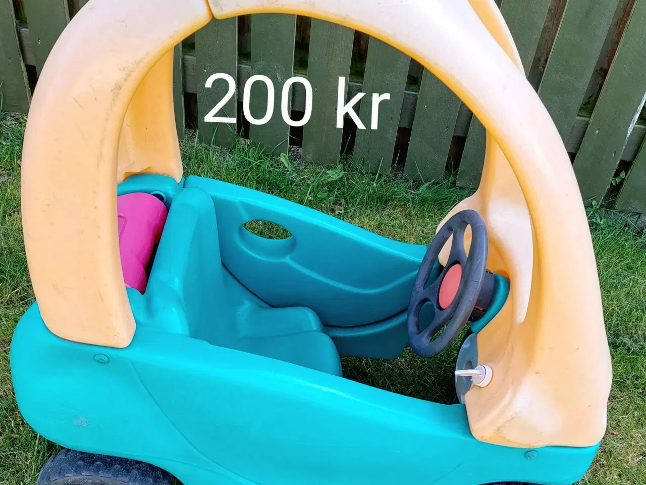 Billede 1 - Bil at køre i til børn