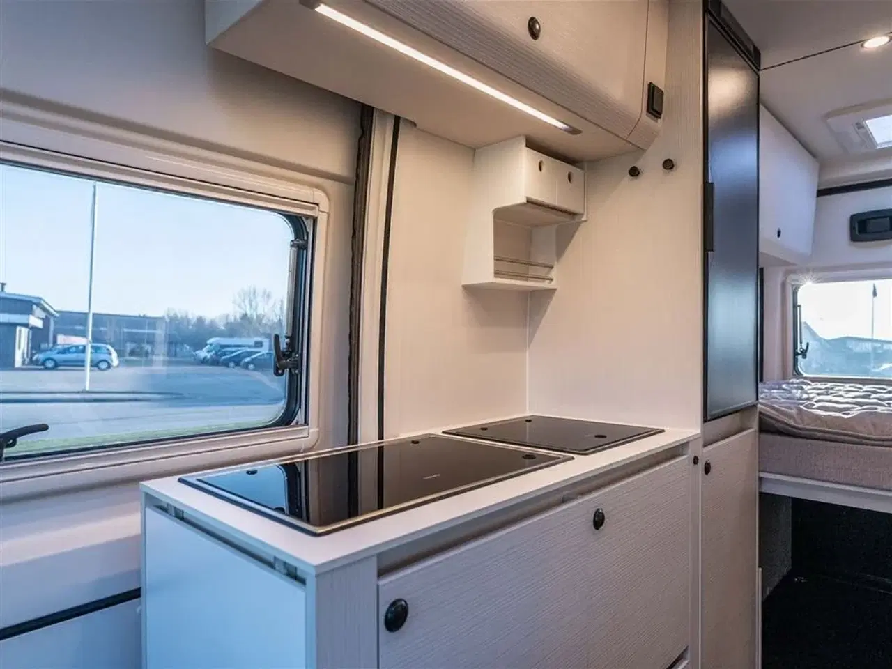 Billede 10 - 2026 - Tourne 6.0 Select aut. gear - Black - 180HK