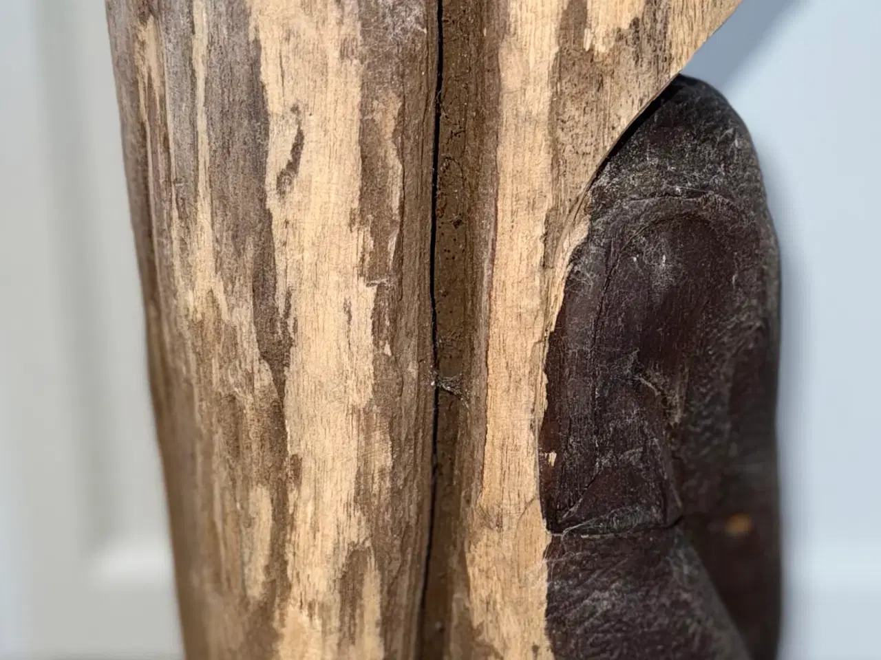 Billede 3 - Håndskåret træskulptur med elefanter – 45 cm høj