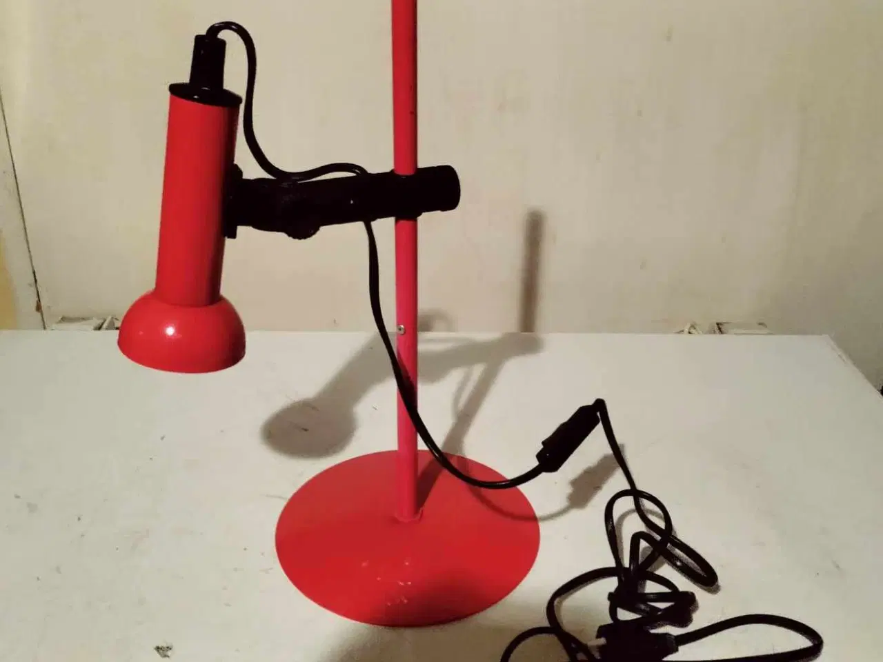 Billede 1 - super fed lille bordlamper i fed rød farve