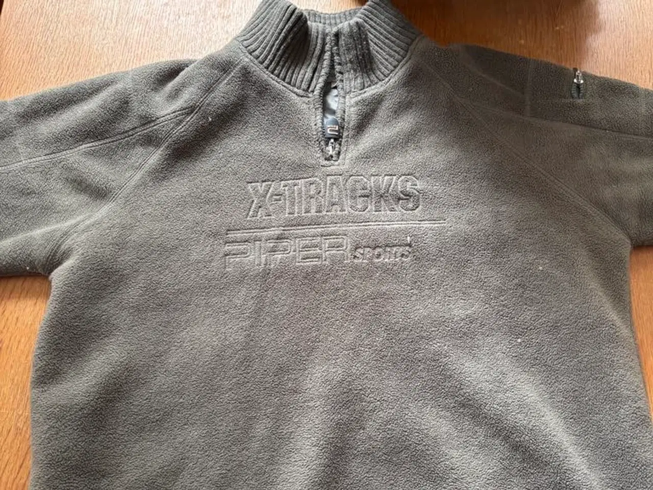 Billede 1 - 🧥 Fleece-trøje fra P Per Sports – Str. XL