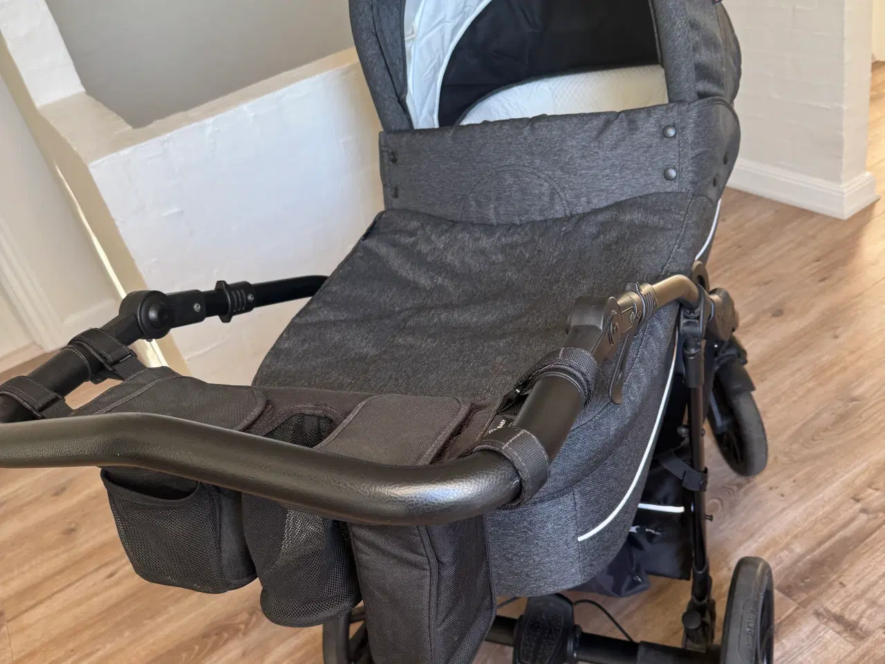 Billede 1 - Basson Nordic Lux barnevogn, Grey Melange