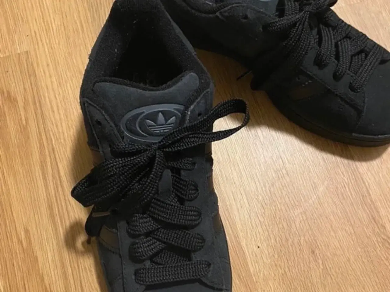 Billede 5 - Sælger et par adidas Campus