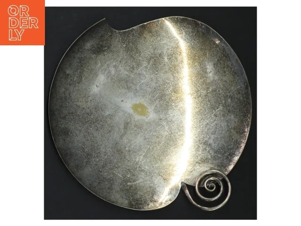 Billede 2 - Dekorativ metal fad (str. Ø. 16 cm)