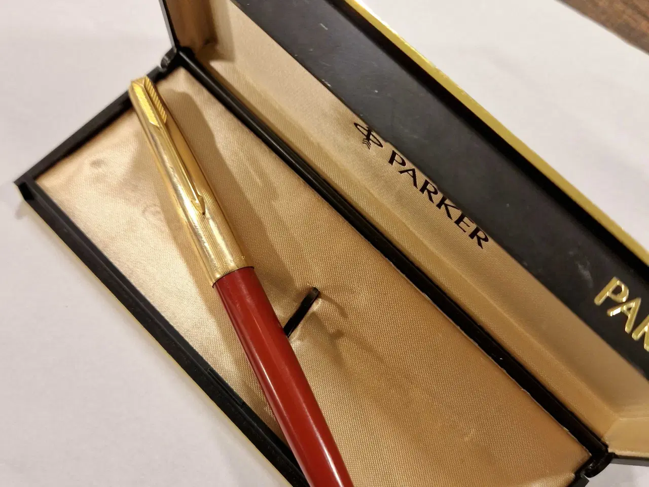 Billede 2 -  Bordeaux Parker Fyldepen 61, 12 karat rolled gold