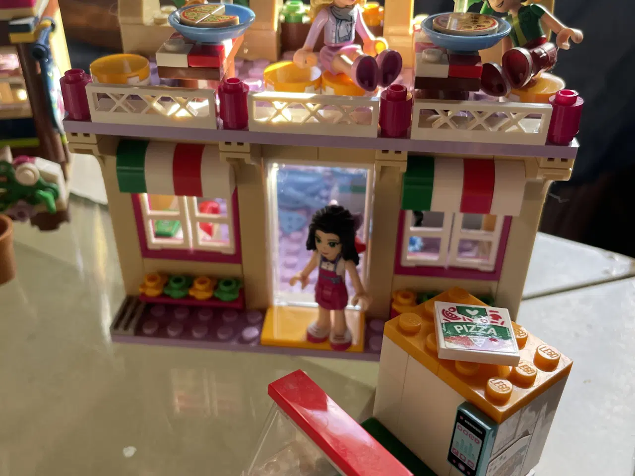 Billede 5 - Sælger Lego friends 