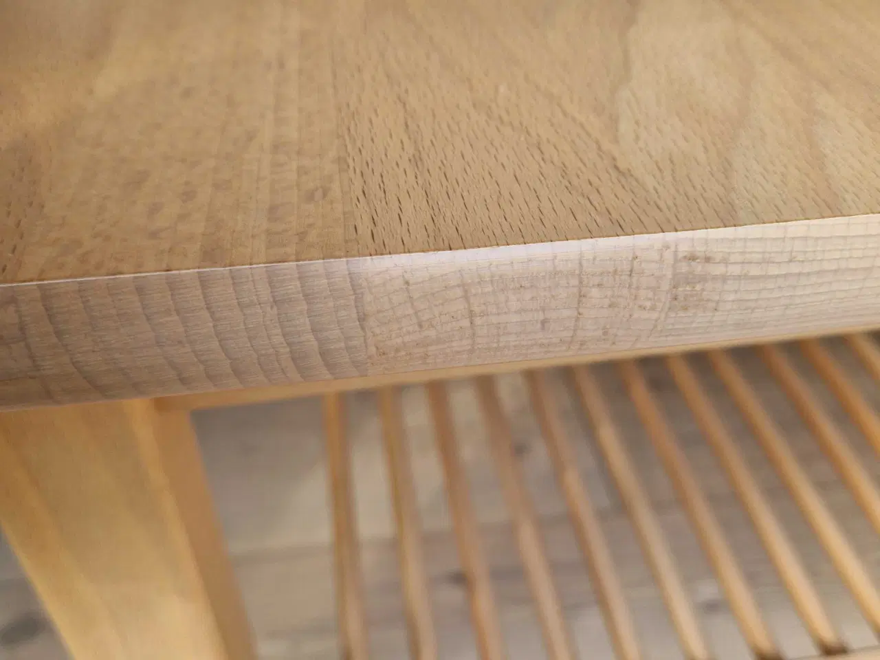 Billede 4 - Sofabord i lyst træ.