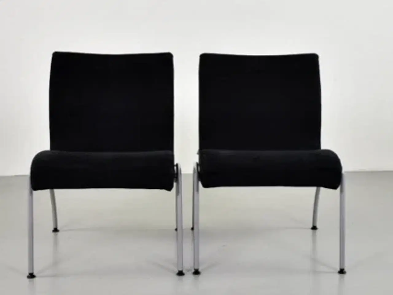 Billede 1 - Lustrum loungestolesæt med 2 stole med sort alcantara polster.