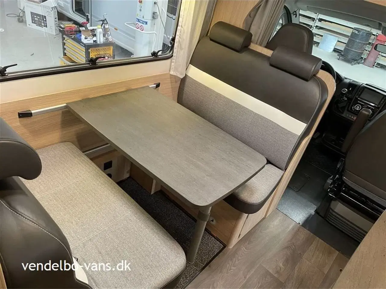 Billede 4 - 2019 - SunLight A 68   EN EJERS - Praktisk familecamper med køjer, 6 sele -og sovepladser - variabel garage