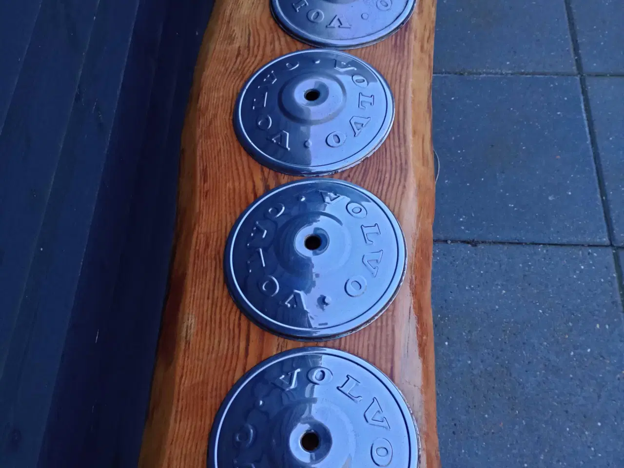 Billede 1 - 5 stk forkromede vołvo 142 fælg plader 