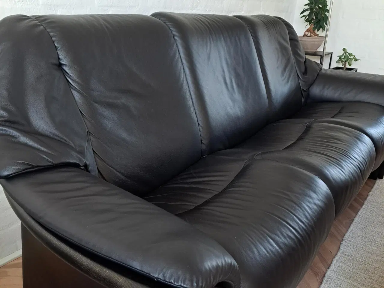 Billede 4 - Stressless, sort 3-personers lædersofa