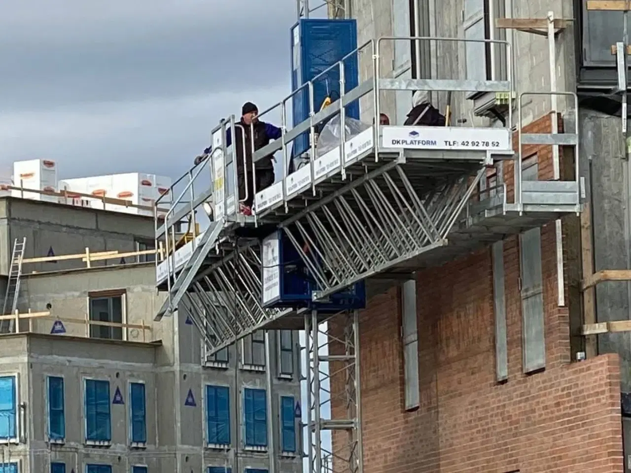 Billede 23 - Manitou Mandskabskurv arbejdsplatformen, Byggeelevatorer, mastklatreplatforme, byggehejs, Climber, buildclimber