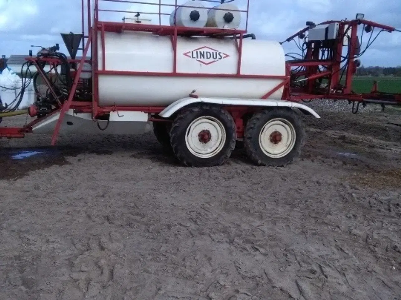 Billede 1 - Lindus 5200 - 24 mtr. 5200 liter + 300 liter ren vand