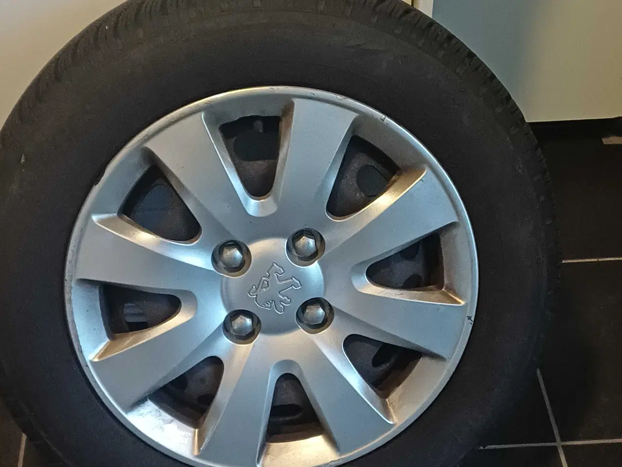 Billede 2 - Flotte vinterhjul der har kørt på peugeot 308.