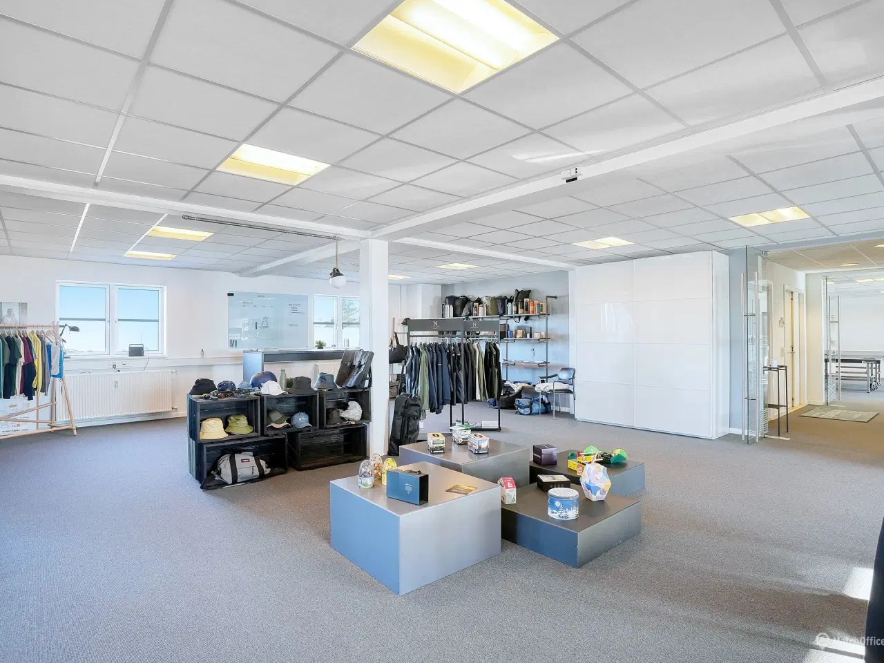 Billede 5 - Flotte kontorlokaler på 2. sal beliggende i gennemgribende istandsat erhvervspark
